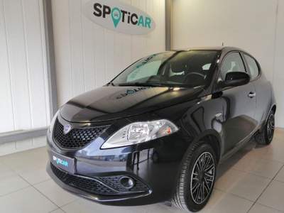Lancia Ypsilon 1.0 FireFly 5 porte S&S Hybrid Ecochic Gold Nero usata Perugia