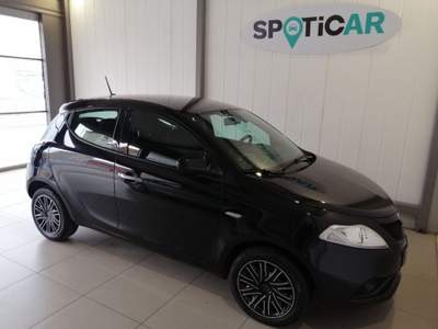 Lancia Ypsilon 1.0 FireFly 5 porte S&S Hybrid Ecochic Gold Nero usata Perugia