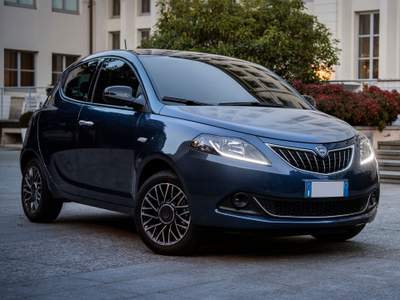 Lancia Y Gold Hybrid Blu/Azzurro usata Roma
