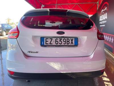 Ford Focus 1.5 TDCi 120 CV Start&Stop Powershift Titanium Bianco usata Quartucciu