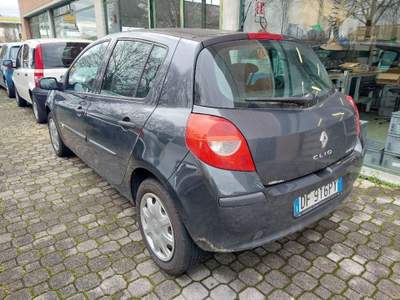 Renault Clio 1.2 16V 5 porte Confort Grigio usata Bagnolo in Piano