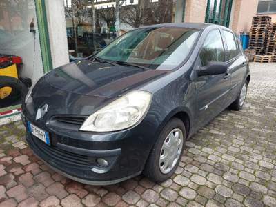 Renault Clio 1.2 16V 5 porte Confort Grigio usata Bagnolo in Piano