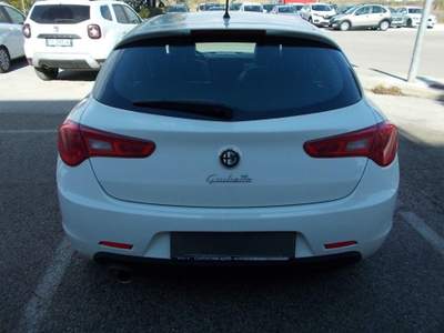 Alfa Romeo Giulietta 1.4 Turbo Distinctive Bianco usata Montecassiano