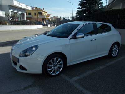 Alfa Romeo Giulietta 1.4 Turbo Distinctive Bianco usata Montecassiano