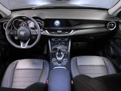Alfa Romeo Stelvio 2.0 Turbo 200 CV AT8 Q4 Executive Nero usata Castelnuovo Rangone