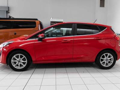 Ford Fiesta 1.1 75 CV 5 porte Titanium Rosso usata Silea