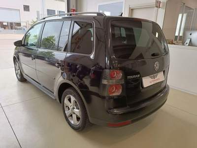 Volkswagen Touran 2.0 TDI 140CV DPF DSG Highline Nero usata Alghero