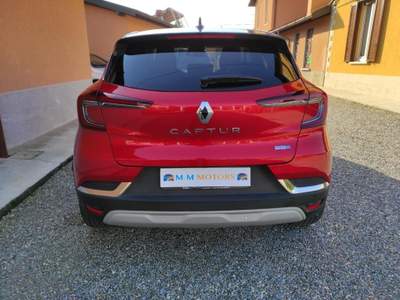 Renault Captur Plug-in Hybrid E-Tech 160 CV Intens Rosso usata Jerago con Orago