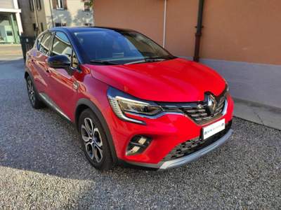 Renault Captur Plug-in Hybrid E-Tech 160 CV Intens Rosso usata Jerago con Orago