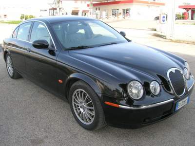 Jaguar S-Type (X206) 2.7 diesel V6 cat Exec. Nero usata Montemesola