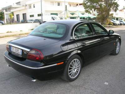 Jaguar S-Type (X206) 2.7 diesel V6 cat Exec. Nero usata Montemesola