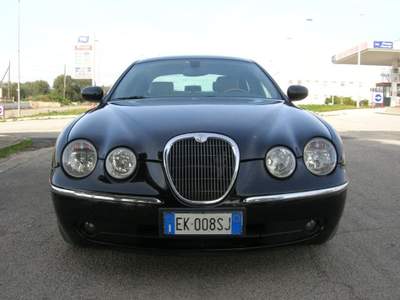 Jaguar S-Type (X206) 2.7 diesel V6 cat Exec. Nero usata Montemesola