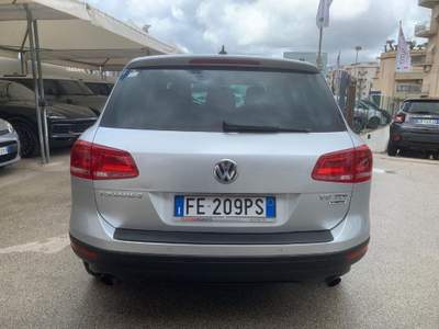 Volkswagen Touareg 3.0 TDI 204 CV tiptronic BlueMotion Techn. Executi Grigio usata Alcamo