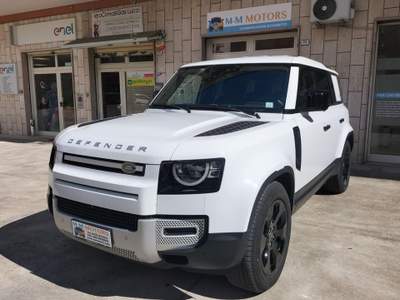 Land Rover Defender 110 2.0 Si4 PHEV 404 CV AWD Auto X-Dynamic HSE Bianco usata Cassino