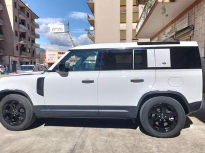 Land Rover Defender 110 2.0 Si4 PHEV 404 CV AWD Auto X-Dynamic HSE Bianco usata Cassino