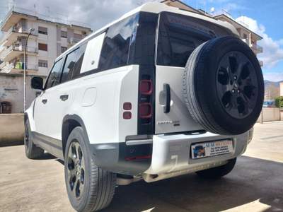 Land Rover Defender 110 2.0 Si4 PHEV 404 CV AWD Auto X-Dynamic HSE Bianco usata Cassino
