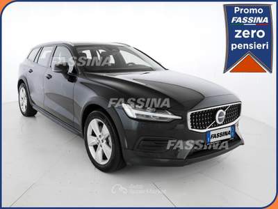 Volvo V60 Cross Country B4 (d) AWD automatico Core Nero usata Milano