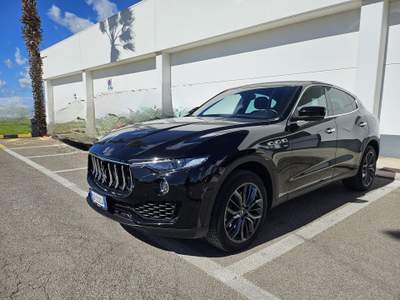 Maserati Levante perfetta unico proprietario Nero usata LEVERANO