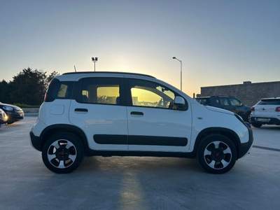 Fiat Panda 1.0 FireFly S&S Hybrid City Cross Bianco usata Poggiardo