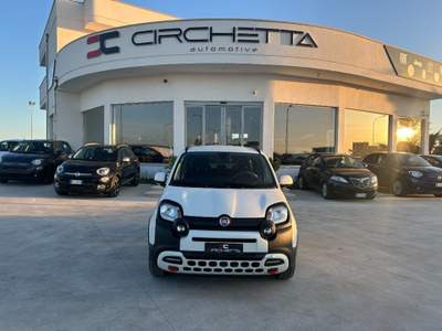 Fiat Panda 1.0 FireFly S&S Hybrid City Cross Bianco usata Poggiardo