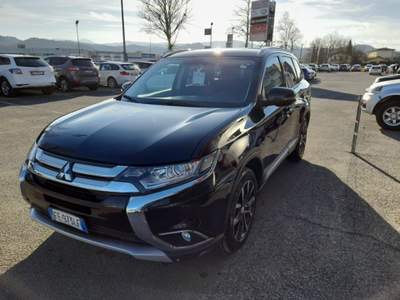 Mitsubishi Outlander 2.2 DI-D 4WD Intense aut. Nero usata Scarperia e San Piero
