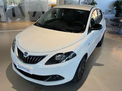 Lancia Ypsilon 1.0 FireFly 5 porte S&S Hybrid Gold Bianco usata Riva presso Chieri
