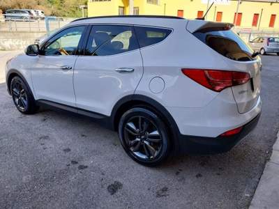 Hyundai Santa Fe 2.2 CRDi 4WD A/T Style Bianco usata Urbino