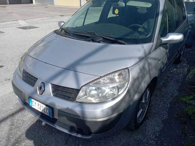 Renault Scénic in ottime condizioni di meccanica e carrozzeria Argento usata GRUGLIASCO