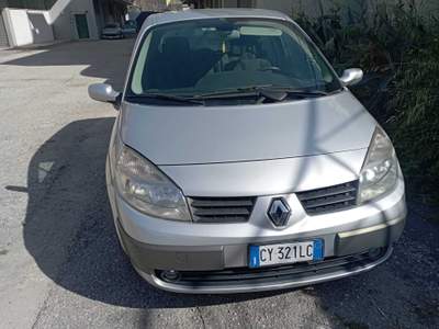 Renault Scénic in ottime condizioni di meccanica e carrozzeria Argento usata GRUGLIASCO