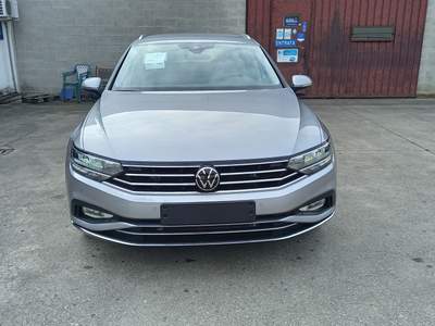 Volkswagen Passat 150 CV BUSINESS Argento usata Cinisello Balsamo