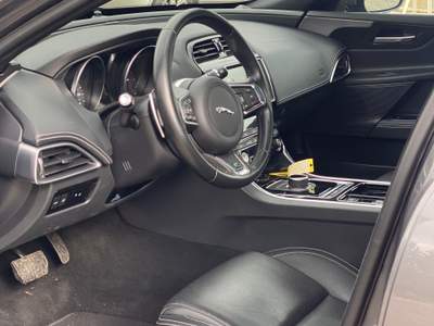 Jaguar XE auto da vetrina Grigio usata Serradifalco
