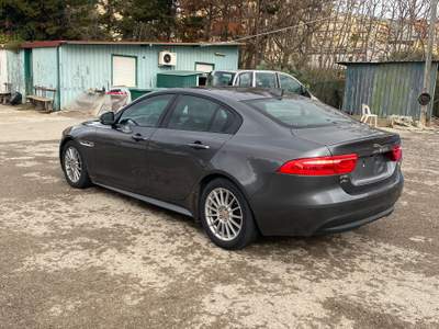 Jaguar XE auto da vetrina Grigio usata Serradifalco