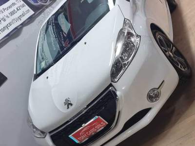 Peugeot 208 tony cars propone peugeot 208 in perfette condizioni Bianco usata Cerignola