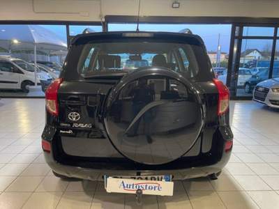 Toyota RAV4 2.2 d-4d Luxury 136cv GANCIO TRAINO Nero usata Alessandria