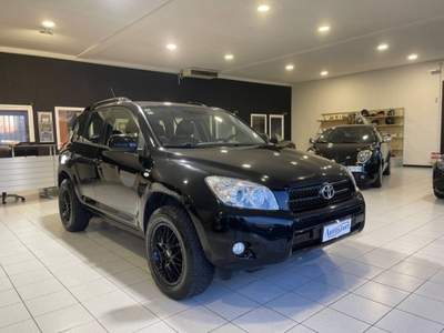 Toyota RAV4 2.2 d-4d Luxury 136cv GANCIO TRAINO Nero usata Alessandria