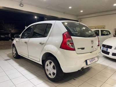 Dacia Sandero 1.4 8v Laureate Gpl Bianco usata Alessandria