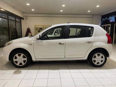 Dacia Sandero 1.4 8v Laureate Gpl Bianco usata Alessandria