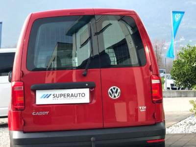Volkswagen Caddy 2.0 TDI 102 CV DSG Furgone Rosso usata Feltre