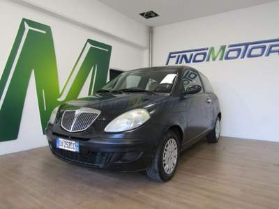 Lancia Ypsilon 1.2 60 CV NEOPATENTATI Nero usata Fino Mornasco