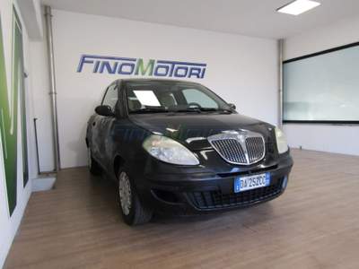Lancia Ypsilon 1.2 60 CV NEOPATENTATI Nero usata Fino Mornasco
