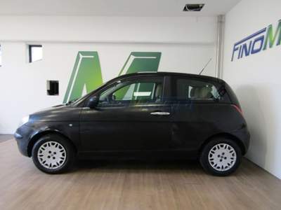 Lancia Ypsilon 1.2 60 CV NEOPATENTATI Nero usata Fino Mornasco