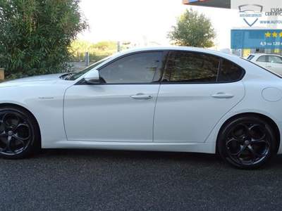 Alfa Romeo Giulia 2.0 Turbo 280 CV AT8 AWD Q4 Veloce Bianco usata Roma