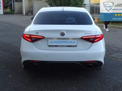 Alfa Romeo Giulia 2.0 Turbo 280 CV AT8 AWD Q4 Veloce Bianco usata Roma