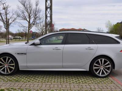 Jaguar XF Sportbrake 2.0 D AWD 180 CV aut. R-Sport Gar.48 m. Bianco usata Sant'Angelo in Pontano