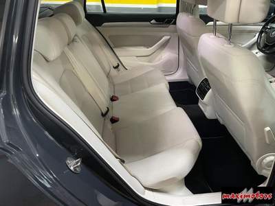 Volkswagen Passat  Grigio usata Roma