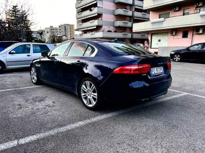 Jaguar XE Perfetta! Appena tagliandata e fatta cinghia distribuzione. Blu/Azzurro usata Ascoli Piceno