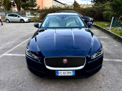Jaguar XE Perfetta! Appena tagliandata e fatta cinghia distribuzione. Blu/Azzurro usata Ascoli Piceno