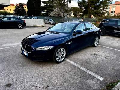 Jaguar XE Perfetta! Appena tagliandata e fatta cinghia distribuzione. Blu/Azzurro usata Ascoli Piceno