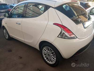 Lancia Ypsilon LANCIA YPSILON 1.3 MJT Bianco usata ACI SANT'ANTONIO