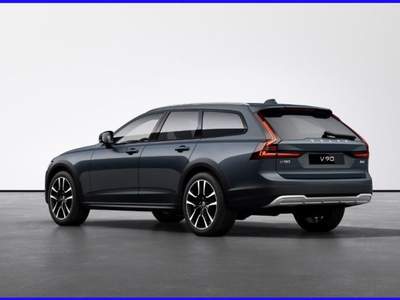 Volvo V90 Cross Country B4 (d) AWD automatico Plus MY24 Blu/Azzurro usata Milano